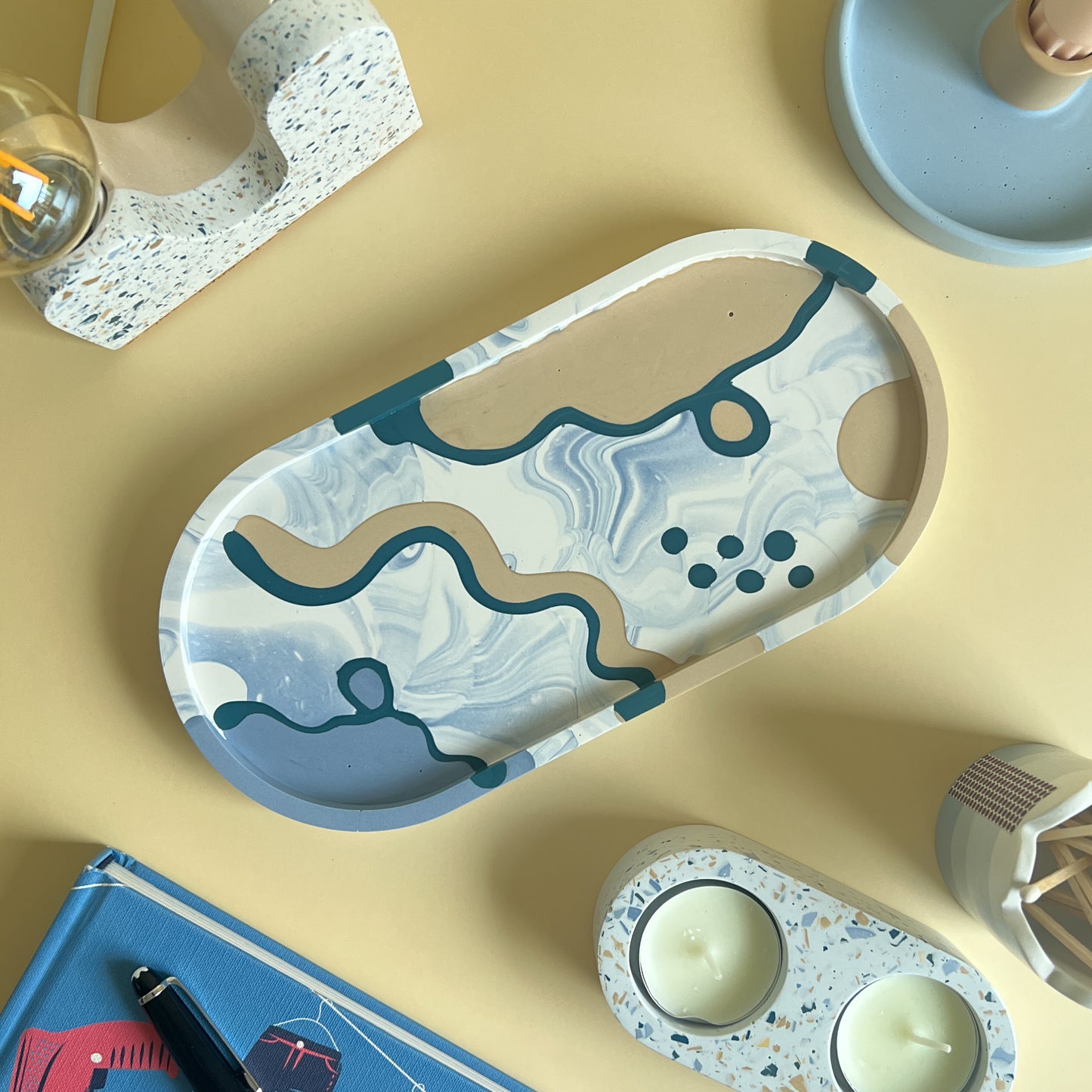 Tray OVAL (L) “Flow”