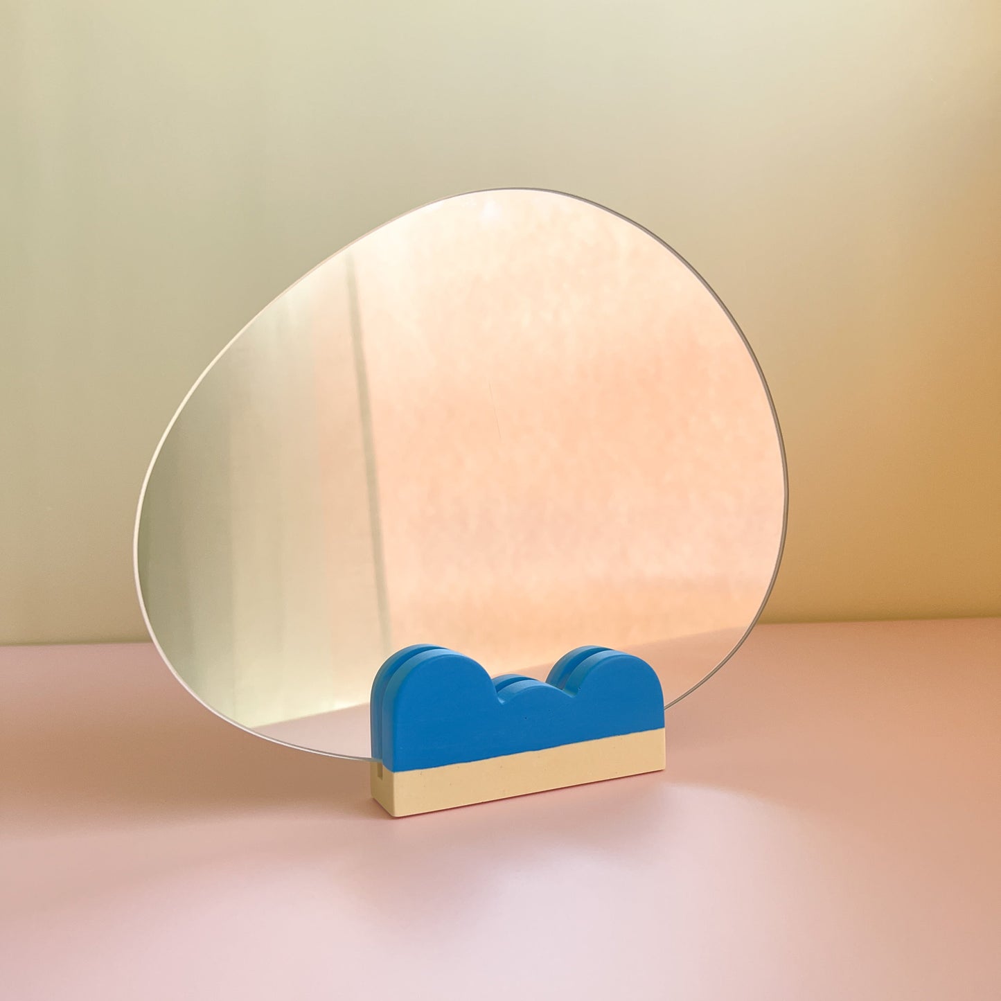 Mirror Stand PUFFY