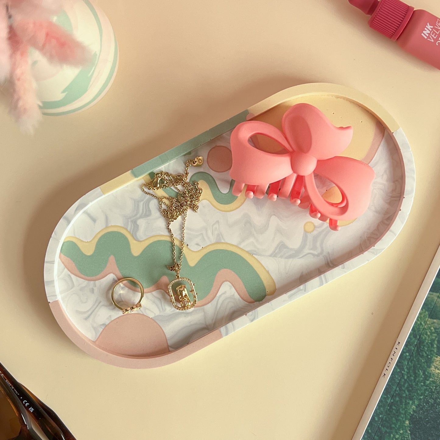Tray OVAL (L) “Flow”